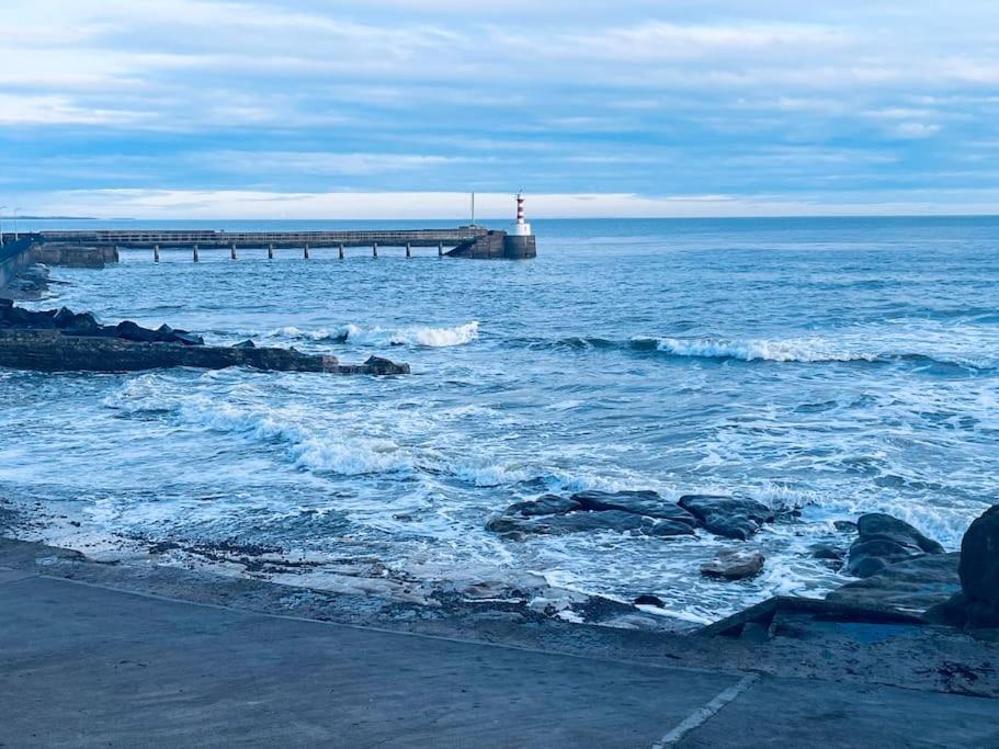 Amazing Sea Views And Hot Tub Villa Амбъл Екстериор снимка